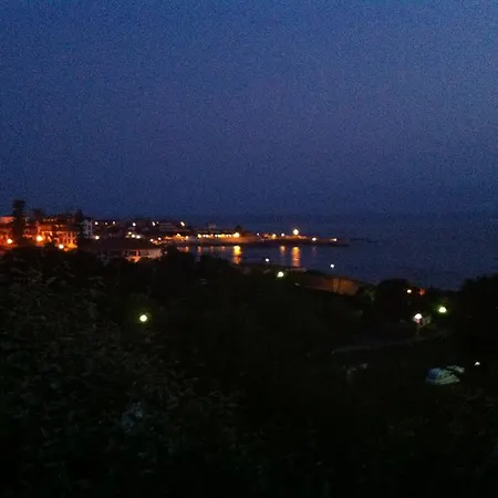 Mar * Comillas