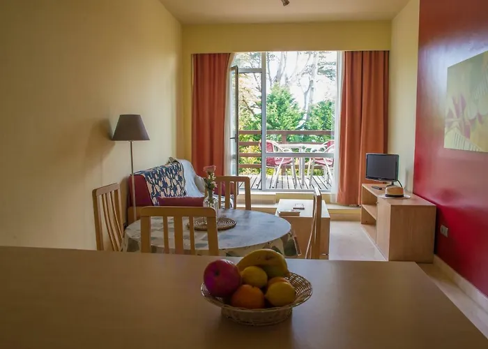 Mar * كوميلاس